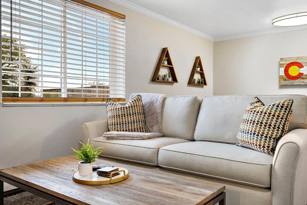Englewood Apartment | 1 1 Bright Corner Unit Walkability & Close to Hospitals