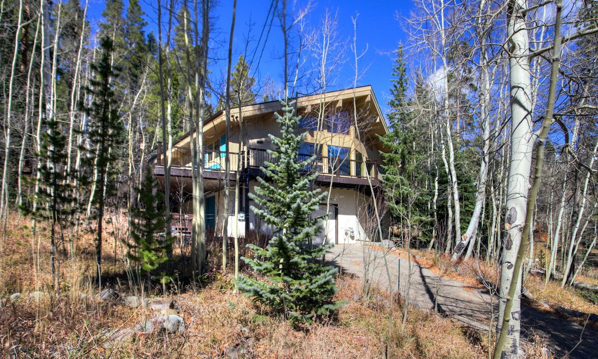 Breckenridge House | 1 Mile To Lifts, Hot Tub, Great Views, Peaceful Setting, Discount Rates