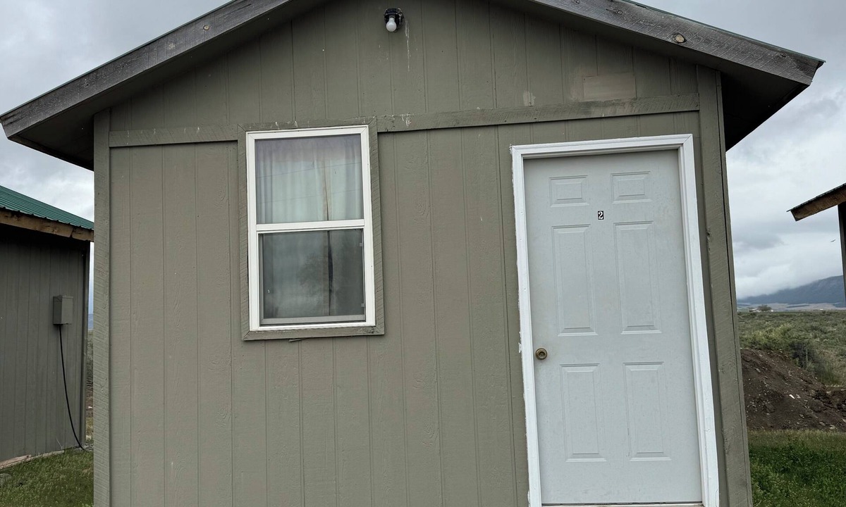 Redvale Cabin | 1 Room Cabin in Dry Creek Basin.