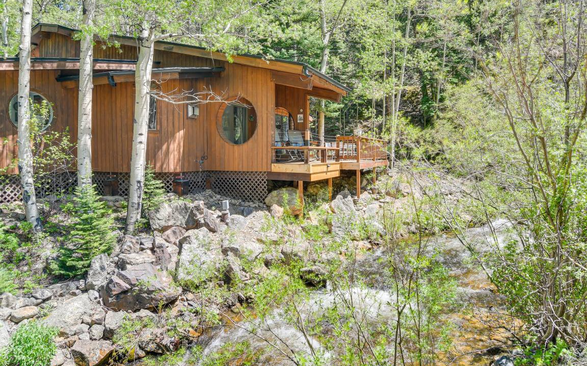 Black Hawk House | 102 m² House ∙ 2 bedrooms ∙ 4 guests