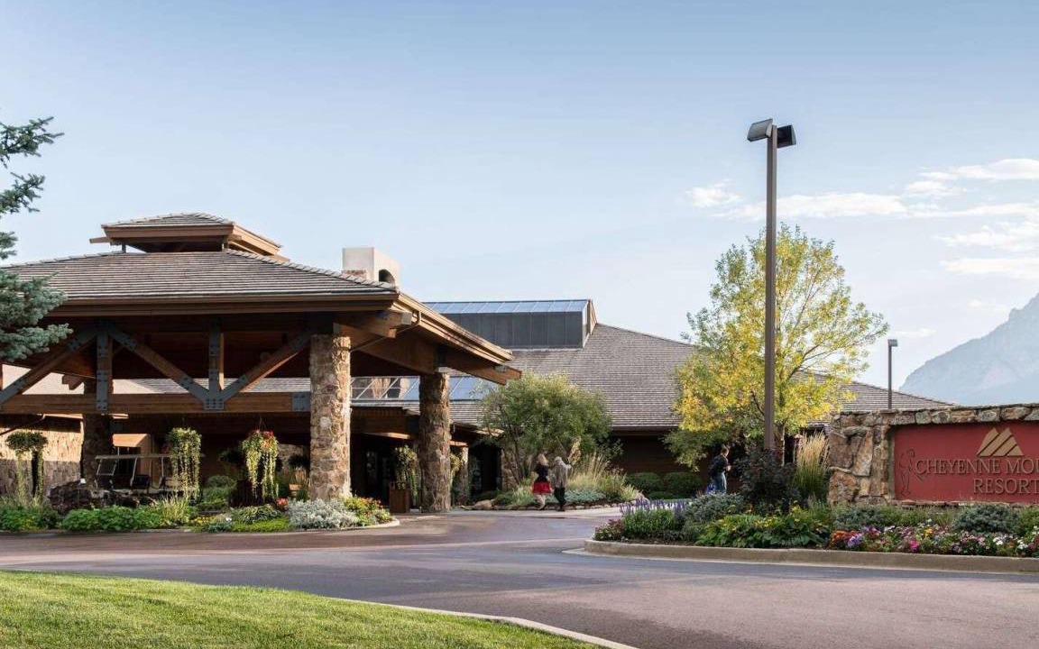 Southwest Colorado Springs Resort | 105 m² Resort ∙ 127 guests