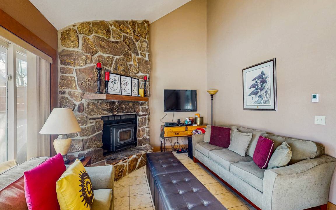 Fraser Condo | 109 m² Condo ∙ 3 bedrooms ∙ 10 guests