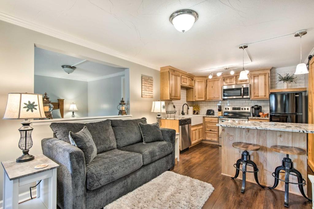 Creighton Apartment | 11 Mi to Denver Zoo Lakewood Studio with Fire Pit!