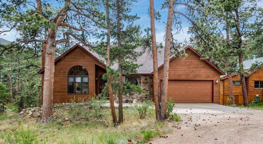 Carriage Hills House | 111 m² House ∙ 4 bedrooms ∙ 10 guests