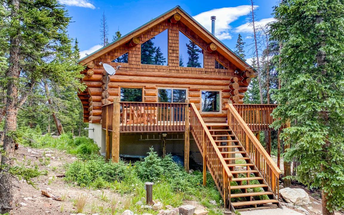 Valley of the Sun Cabin | 116 m² Cabin ∙ 3 bedrooms ∙ 8 guests