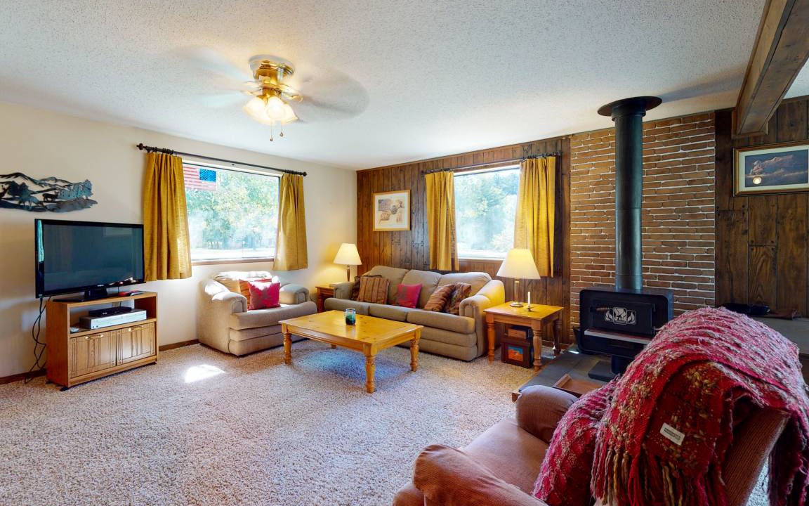 Ponderosa Pines Cabin | 119 m² Cabin ∙ 3 bedrooms ∙ 8 guests