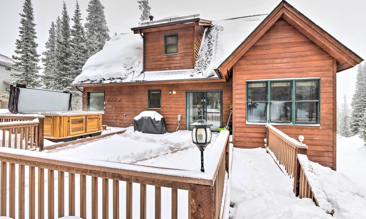 Quandary Village Cabin | 12 Mi to Breckenridge Ski Resort: Cabin w/Hot Tub