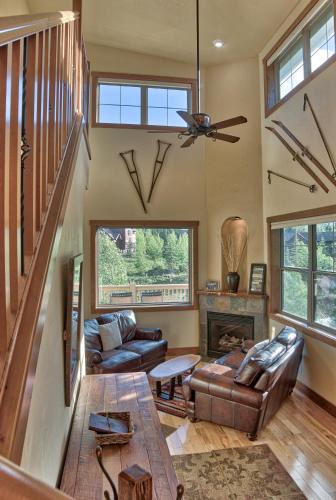 Vista Point House | 120 Rachel Lane