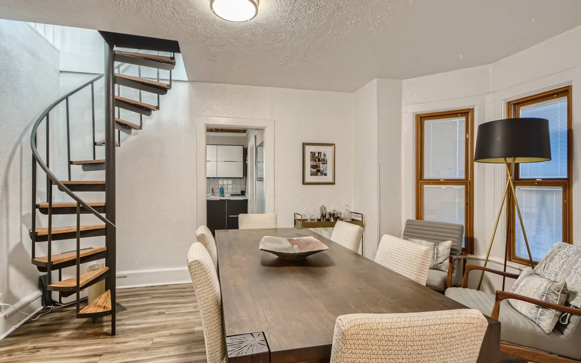 City Park West House | 121 m² House ∙ 2 bedrooms ∙ 4 guests