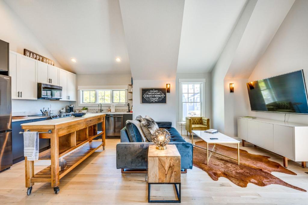 North Central Westminster Apartment | 14 Mi to Dtwn Denver Sleek Westminster Home