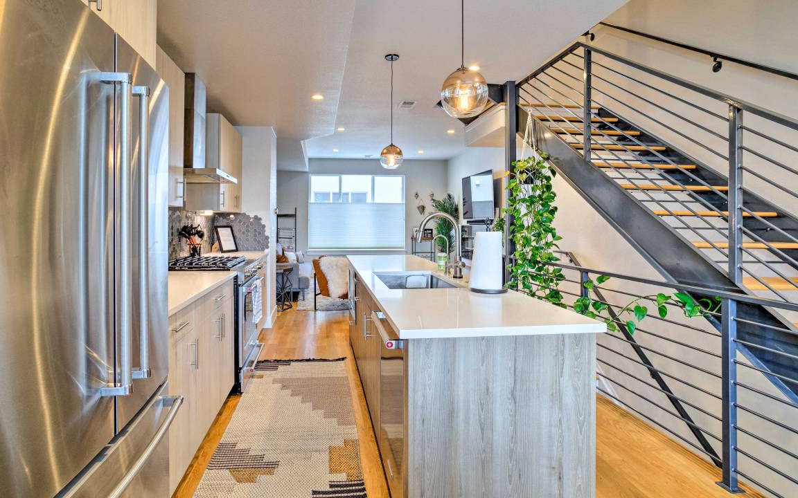 West Colfax Apartment | 157 m² Apartment ∙ 3 bedrooms ∙ 10 guests