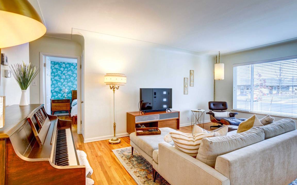 Northeast Park Hill House | 164 m² House ∙ 3 bedrooms ∙ 5 guests