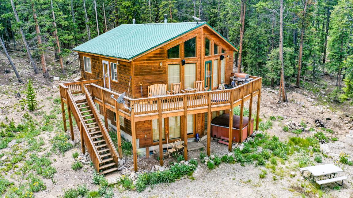 Valley of the Sun Cabin | 172 m² Cabin ∙ 3 bedrooms ∙ 8 guests