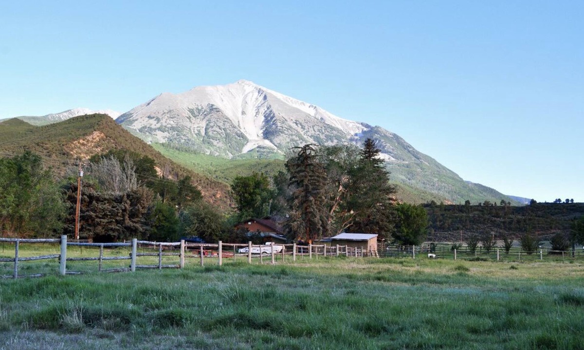 Carbondale Cabin | 1907Creekside Cabin w/hot tub & sauna; bike, hike, ski & fish- Go Back in Time