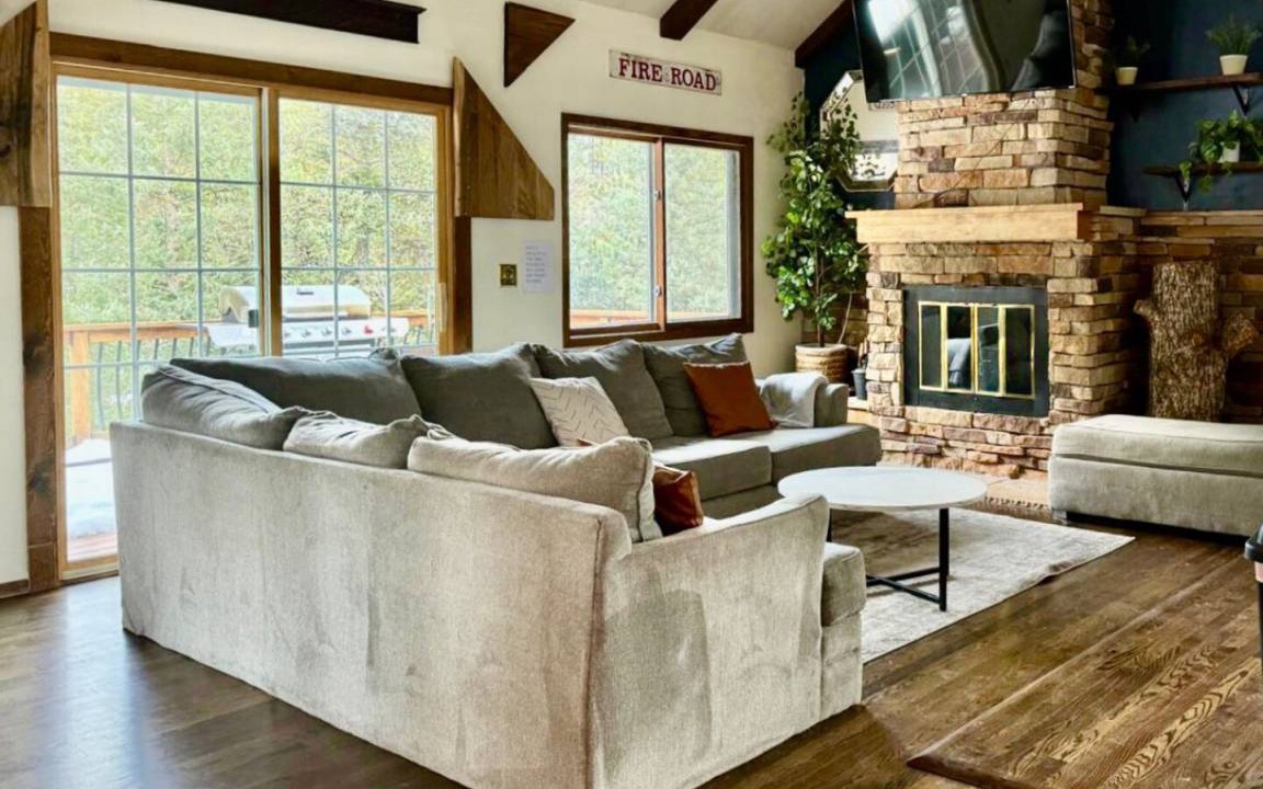 Cascade-Chipita Park Cabin | 192 m² Cabin ∙ 3 bedrooms ∙ 6 guests