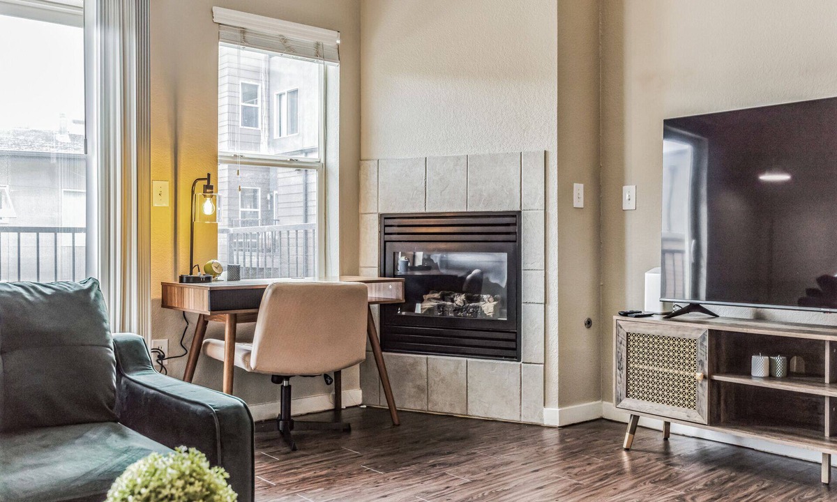 Wonderland Lake Apartment | 2 Bedroom 2.5 Bathroom Townhouse 202