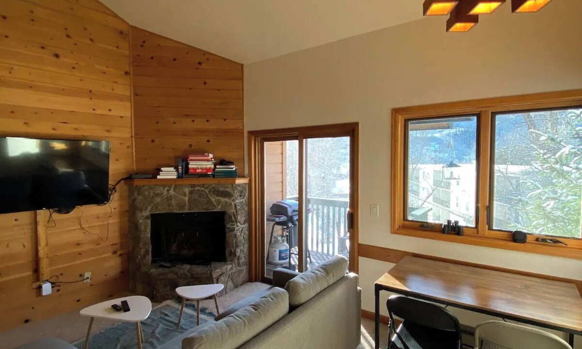 Steamboat Springs Condo | 2-bedroom condo in lovely Steamboat Springs with WiFi
