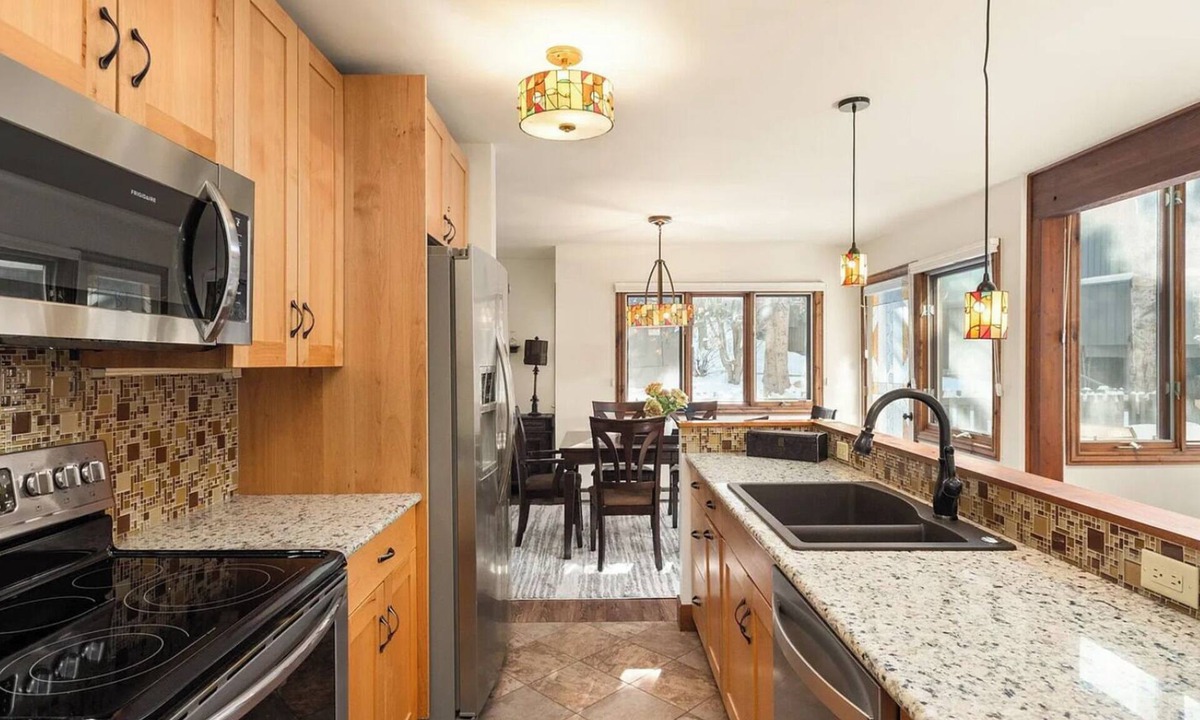 Snowmass Village Condo | 2-bedroom condo in Snowmass Village with WiFi walking distance to transportation