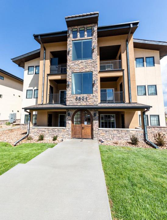 Mountain Shadows Apartment | 2 Bedroom Fully Furnished Luxury Apartment 304
