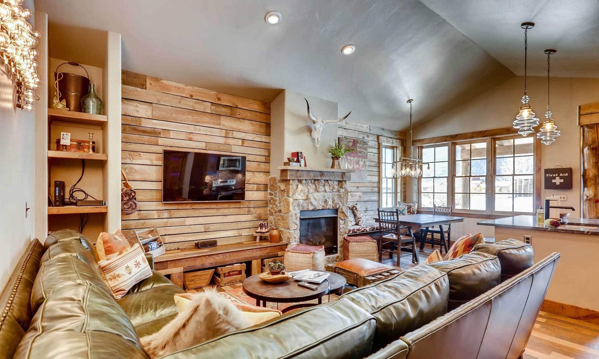 Grand Lake Cabin | 2 Blocks To Grand Lake: Downtown Western Cabin!