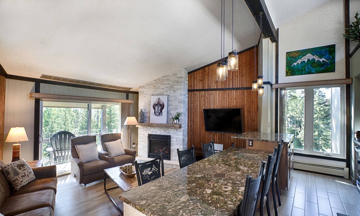 Peak 8 Condo | 2 BR Updated Condo-Mountain View! Excellent location, views & value!
