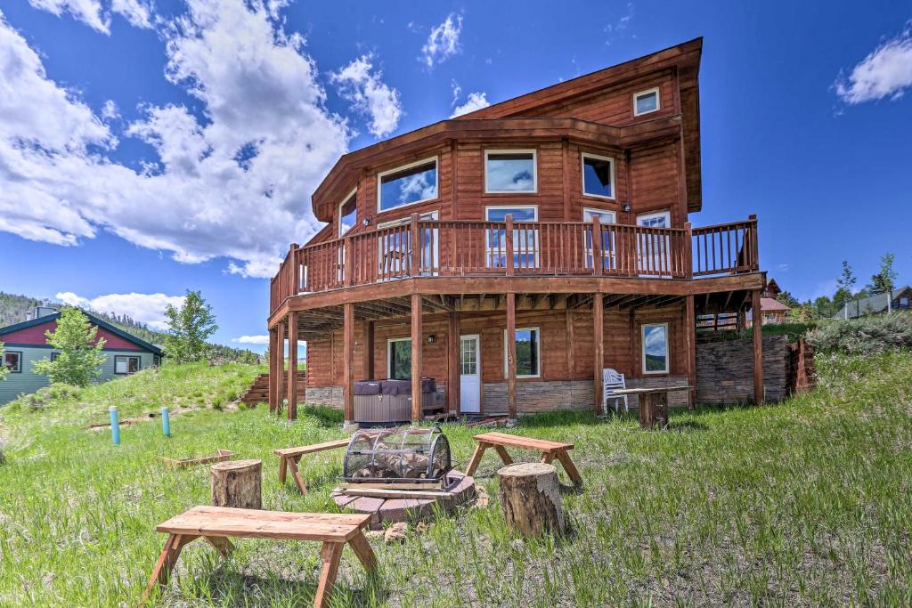 Innsbruck Val Moritz House | 2 Mi to Granby Ranch Granby Home with Hot Tub!