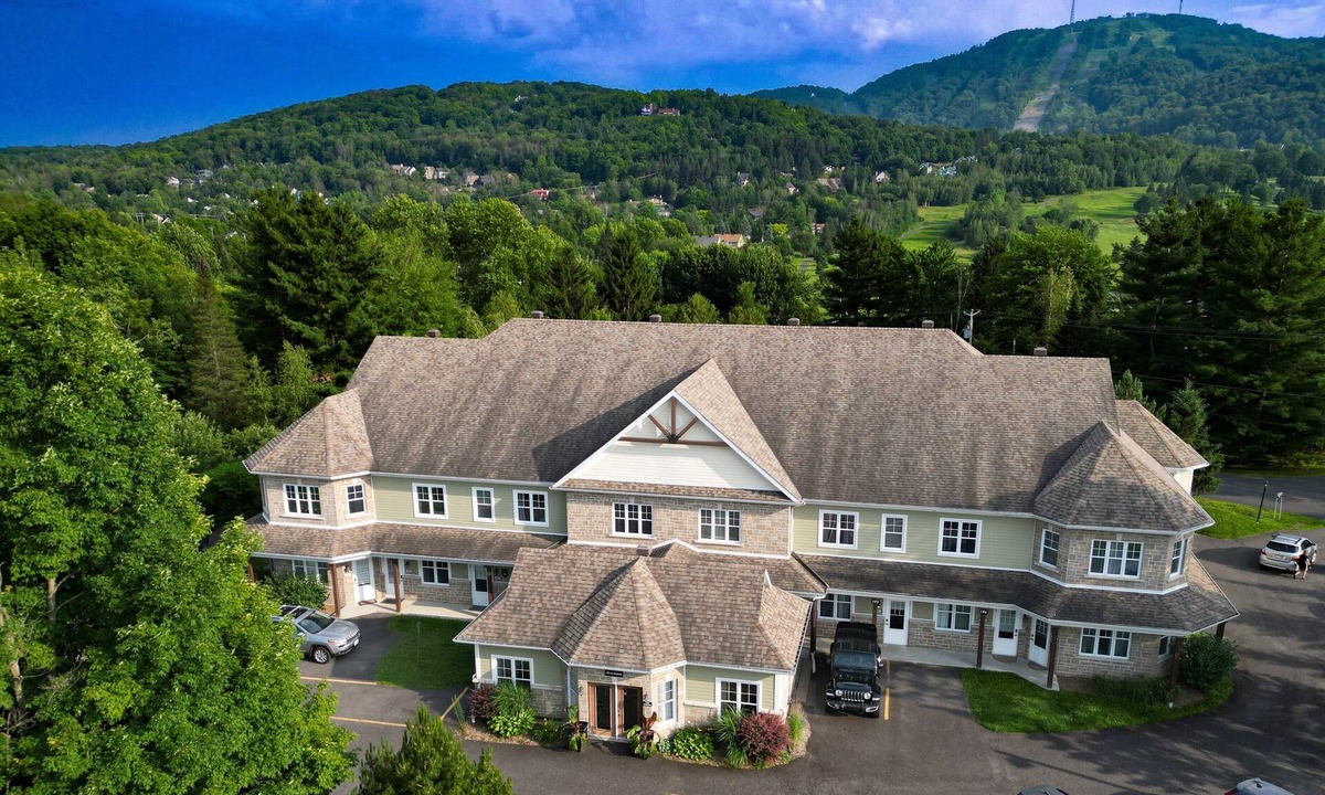 Bromont Condo | 201 Champlain Bromont condo with CITQ mountain view # 248253