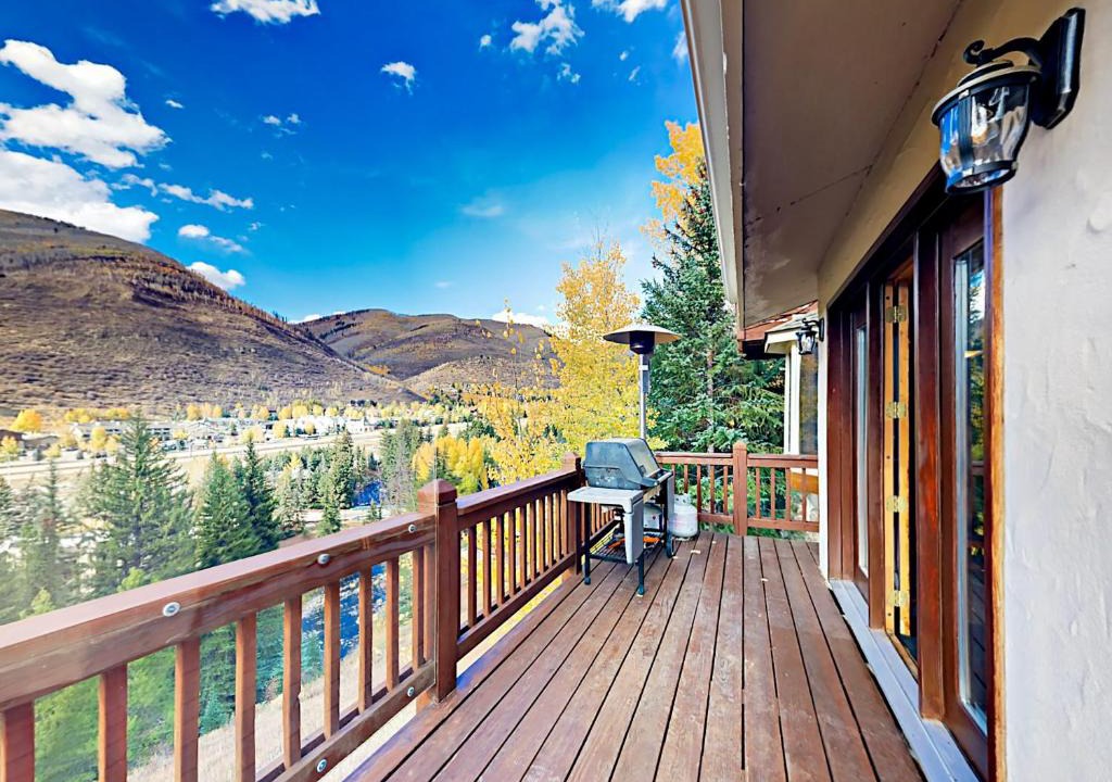 Highland Meadows Apartment | 2010 Vermont Duplex #1B West