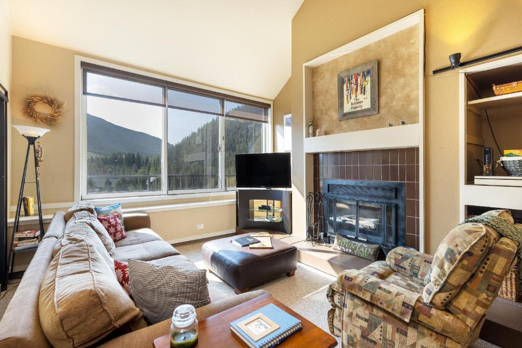 Keystone Apartment | 2105 The Pines condo