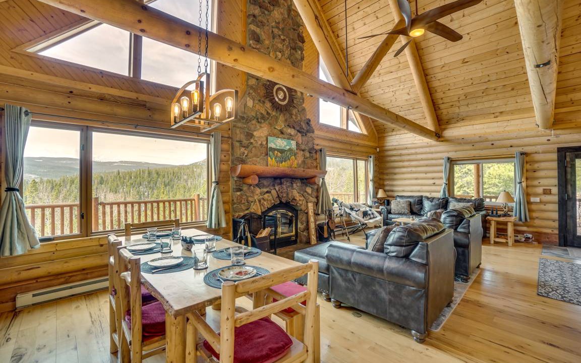 Crystal Lake House | 215 m² House ∙ 4 bedrooms ∙ 10 guests