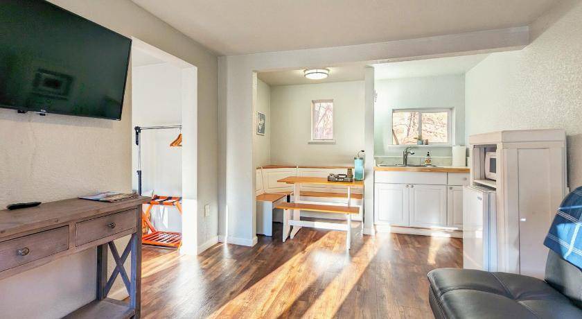 Manitou Springs Historic District Hotel | 23 m² Hotel ∙ 3 guests