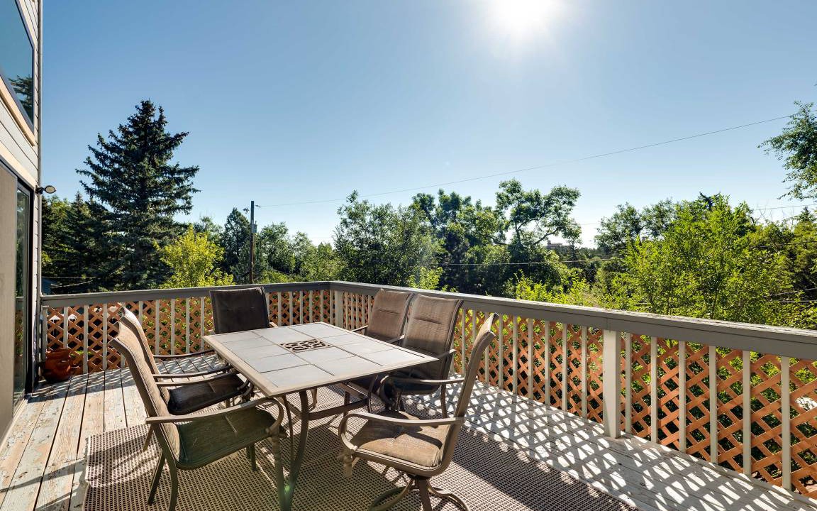 Broadmoor House | 232 m² House ∙ 2 bedrooms ∙ 5 guests