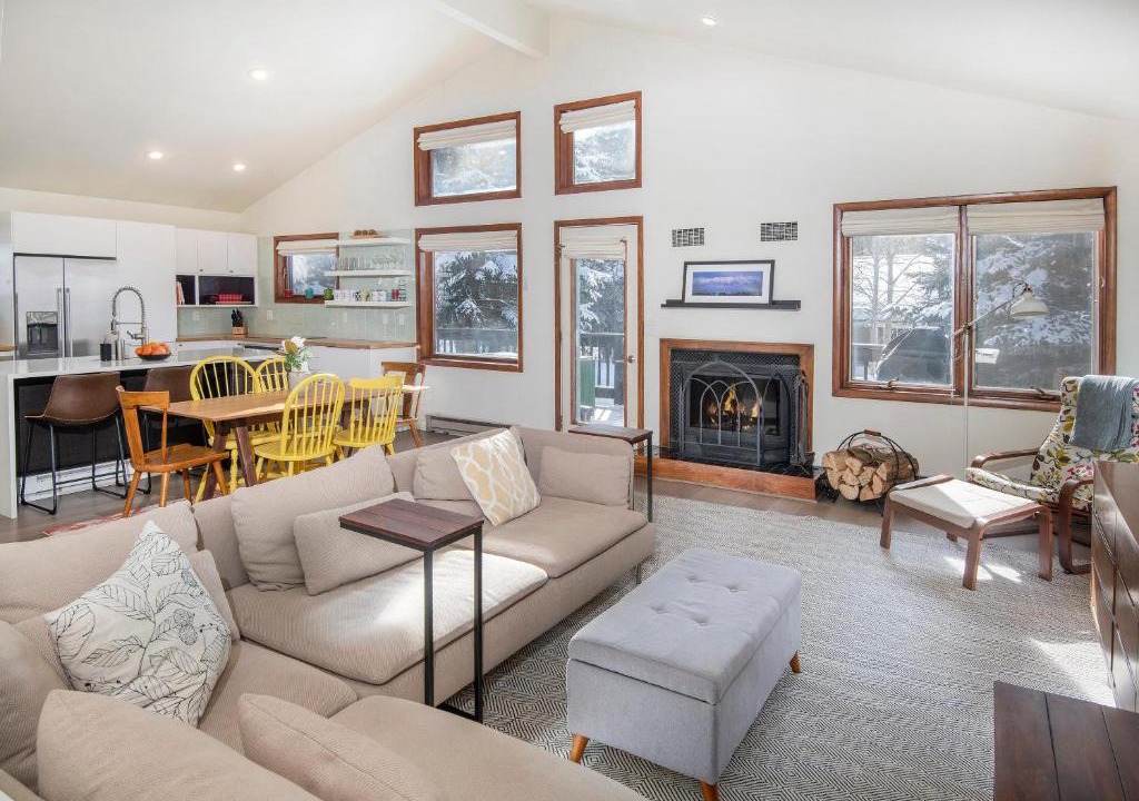 Eagle-Vail House | 233 Larkspur Duplex - Unit B