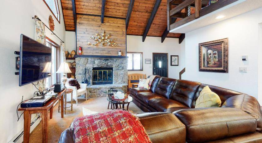 Columbine Lake House | 239 m² House ∙ 3 bedrooms ∙ 12 guests