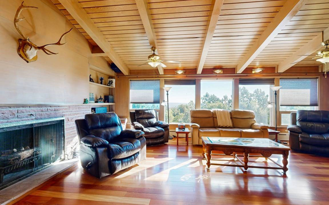 Broadmoor House | 256 m² House ∙ 5 bedrooms ∙ 12 guests
