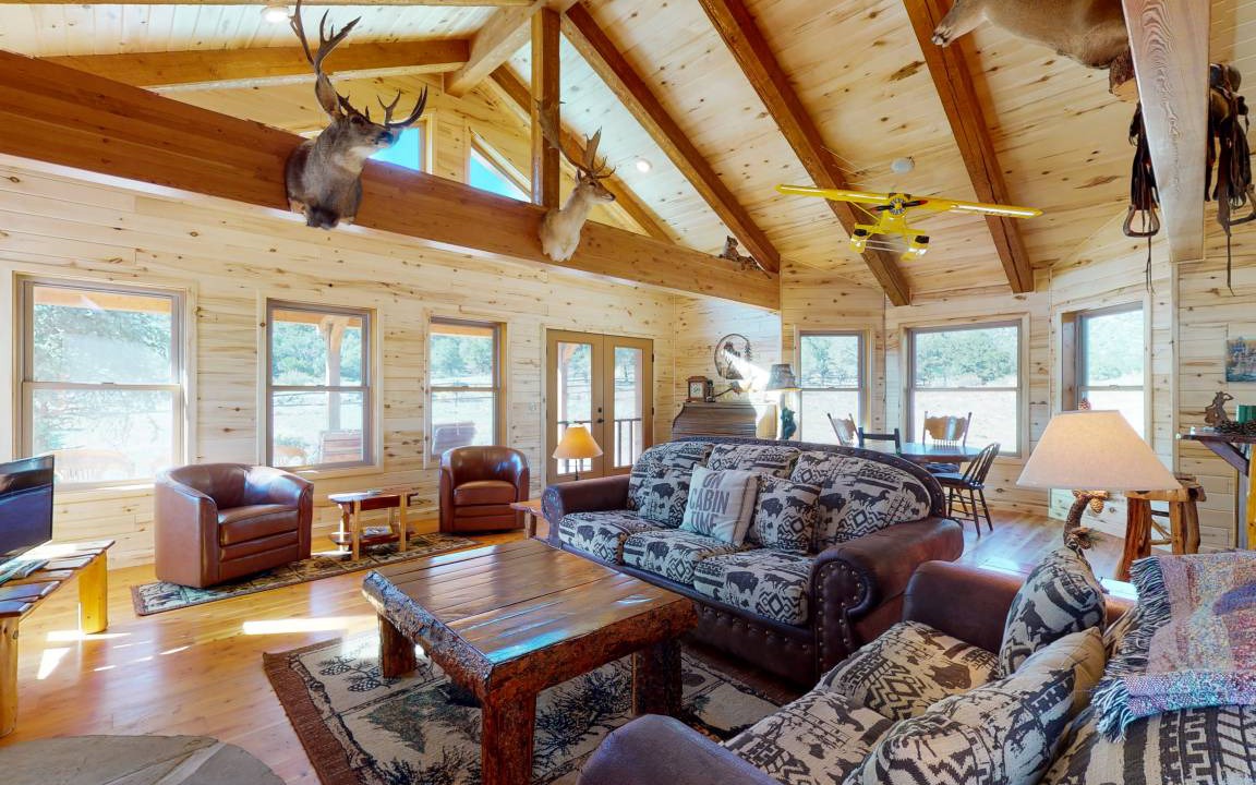 South Fork Cabin | 260 m² Cabin ∙ 5 bedrooms ∙ 17 guests