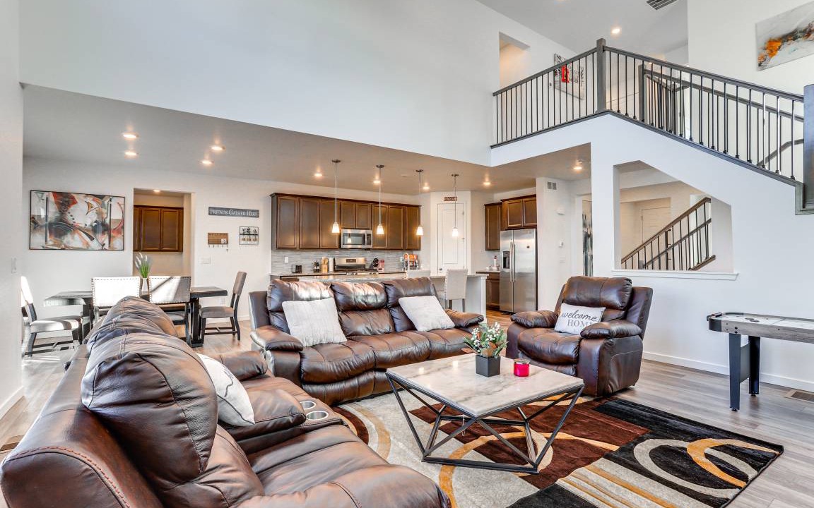 Commerce City House | 260 m² House ∙ 5 bedrooms ∙ 11 guests
