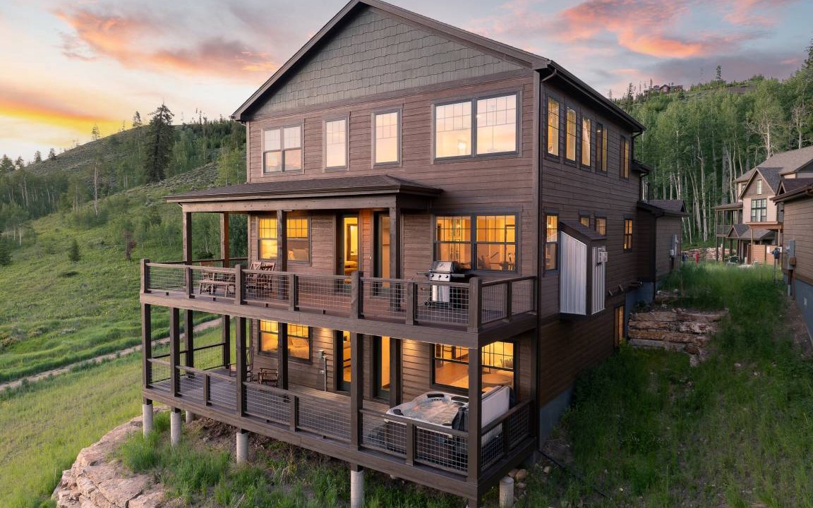 Rendezvous House | 279 m² House ∙ 5 bedrooms ∙ 12 guests