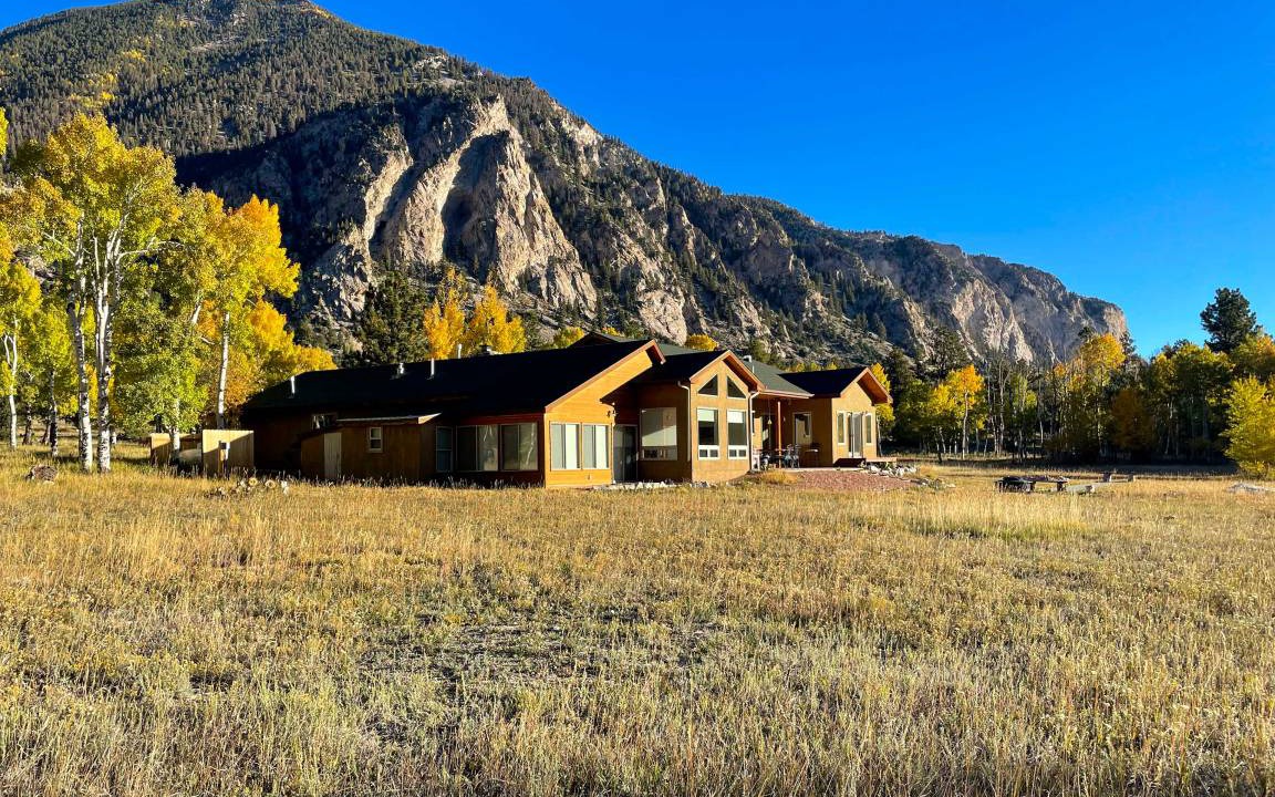 Nathrop House | 287 m² House ∙ 3 bedrooms ∙ 10 guests