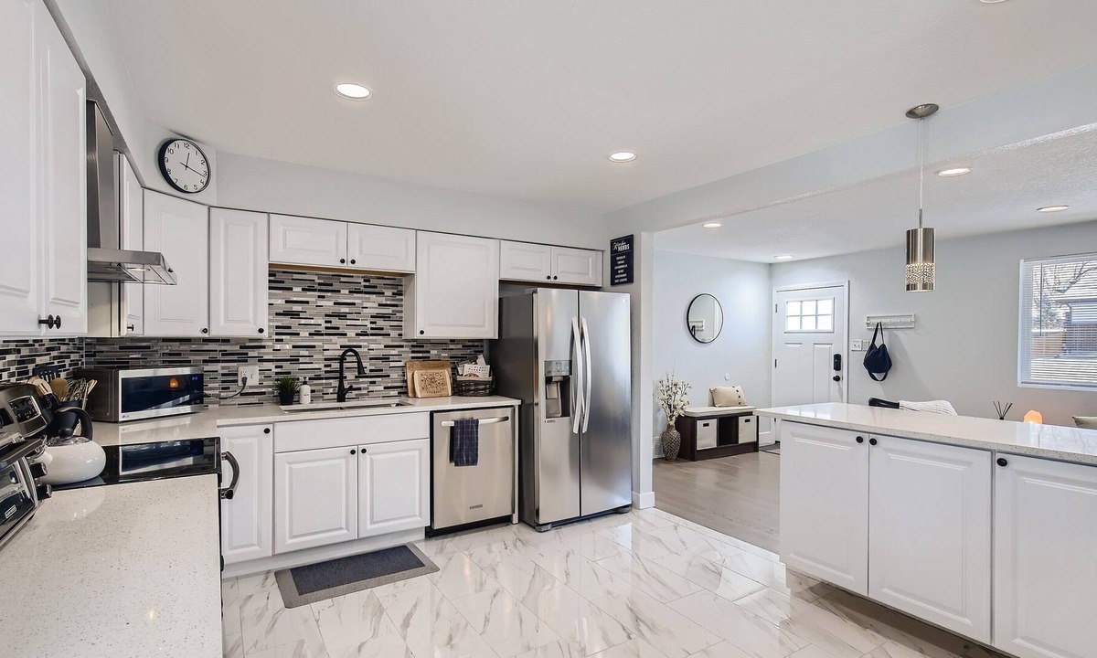 Lamar Heights Area Apartment | 2BR/1B Private Home, EV Charger, Pet Friendly, Close to DT
