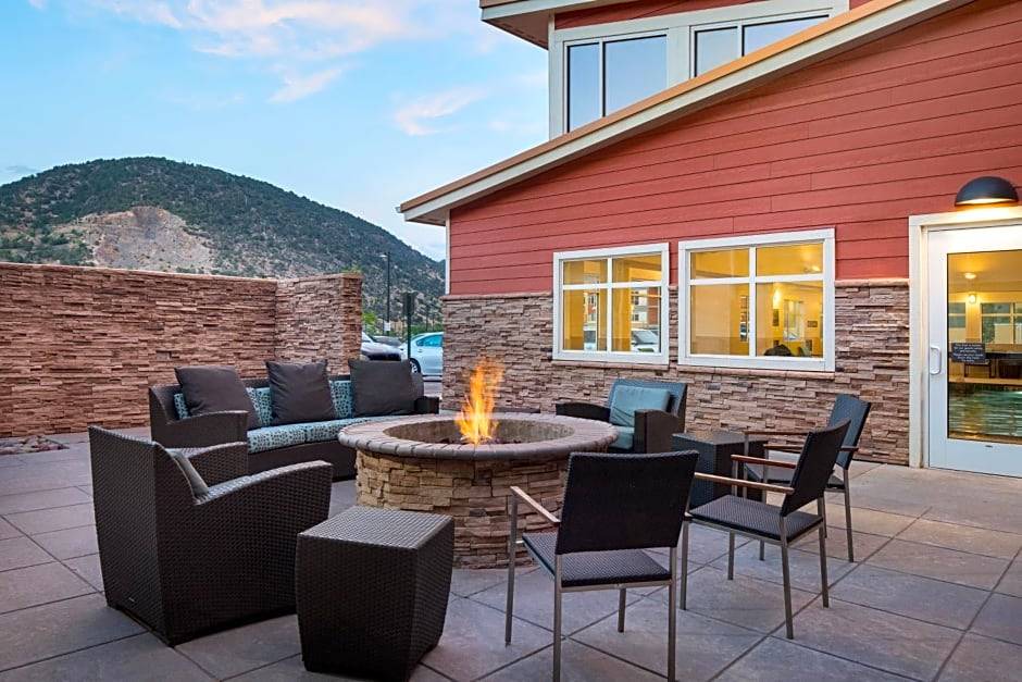 Glenwood Springs Hotel | 3-Star Hotel ∙ Residence Inn Glenwood Springs