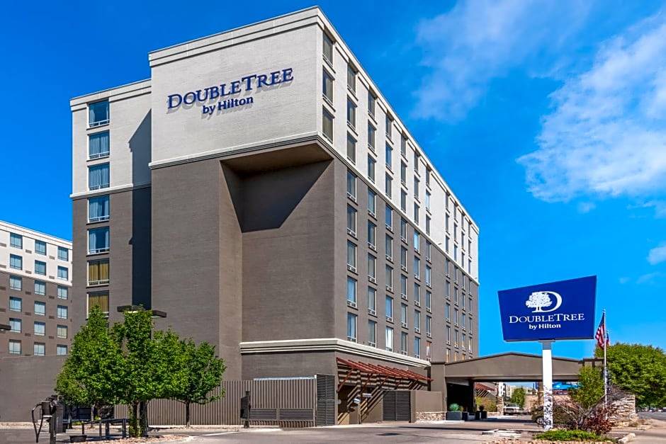 Belcaro Hotel | 3-Star Hotel ∙ DoubleTree by Hilton Denver Cherry Creek, CO