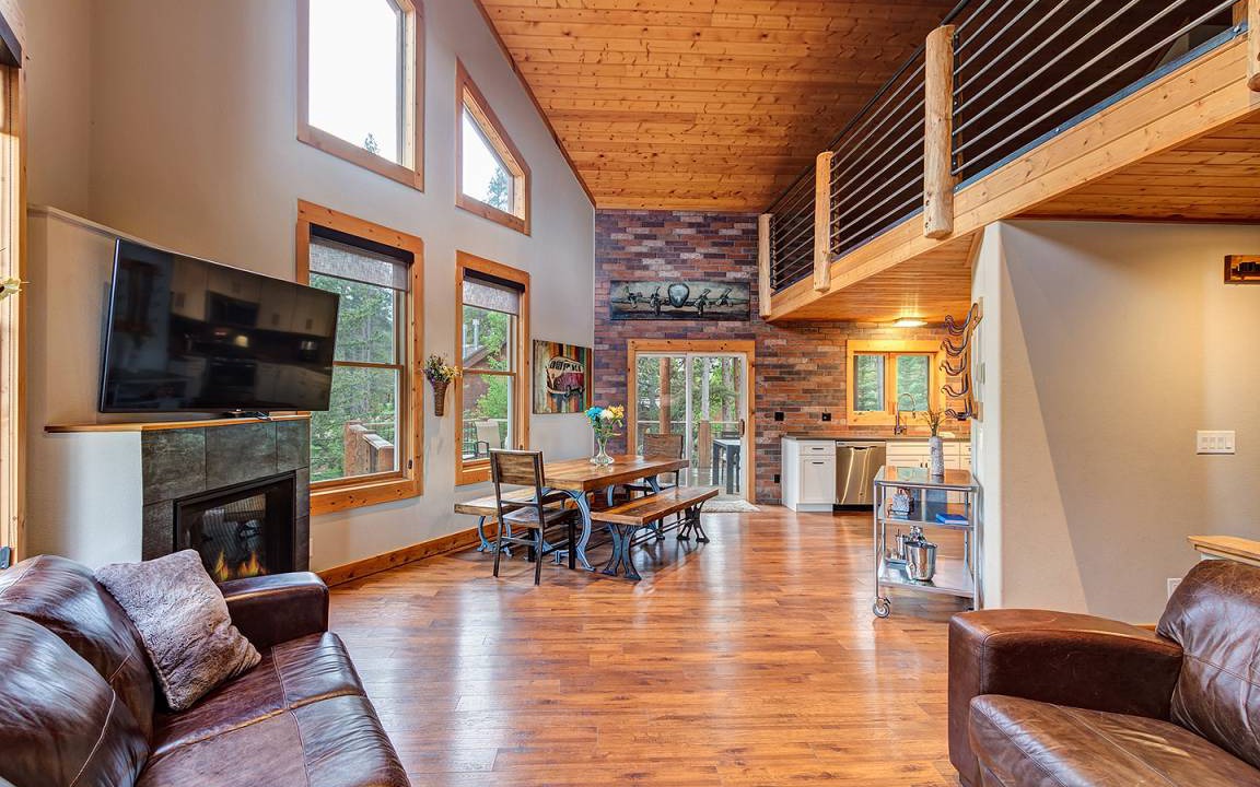 Blue River House | 305 m² House ∙ 4 bedrooms ∙ 10 guests
