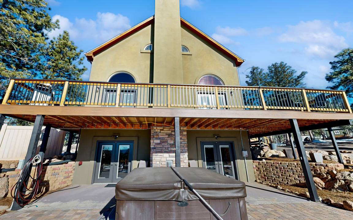 Florissant House | 315 m² House ∙ 3 bedrooms ∙ 10 guests