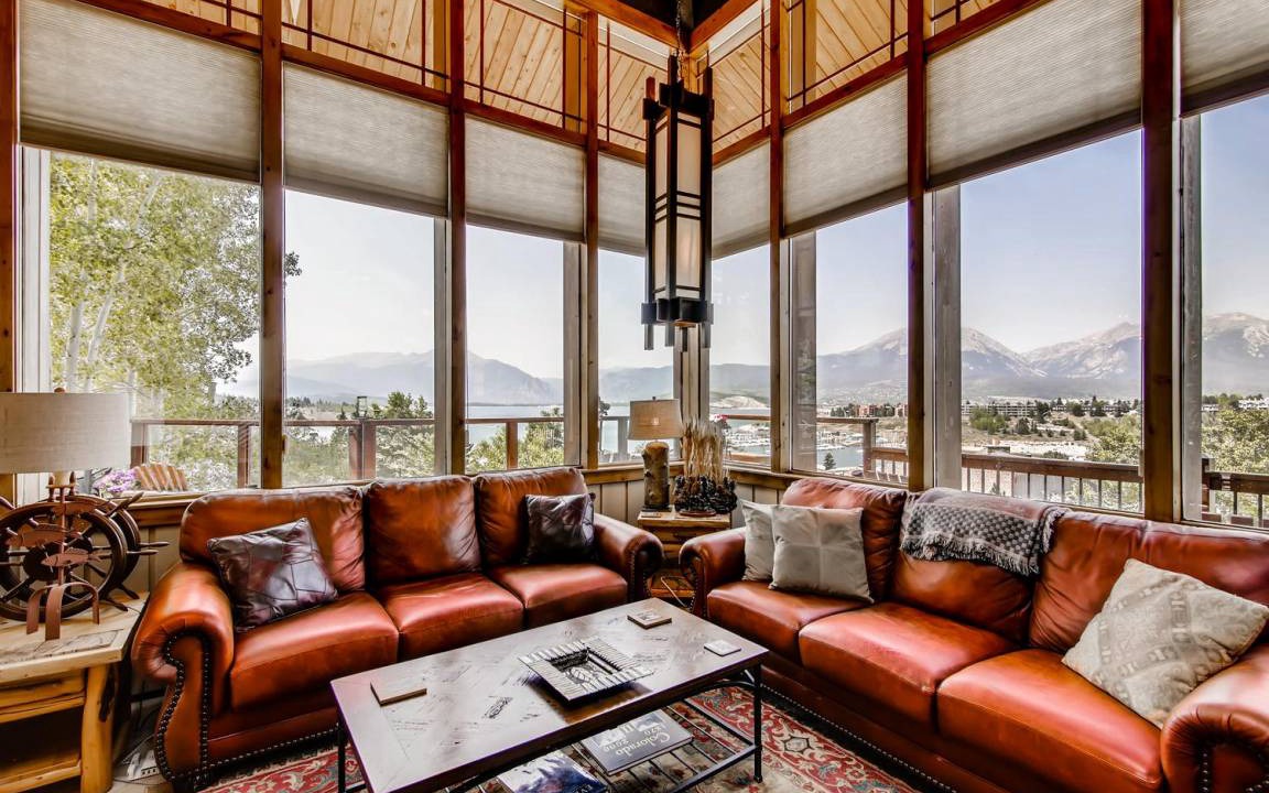 Dillon House | 316 m² House ∙ 5 bedrooms ∙ 10 guests