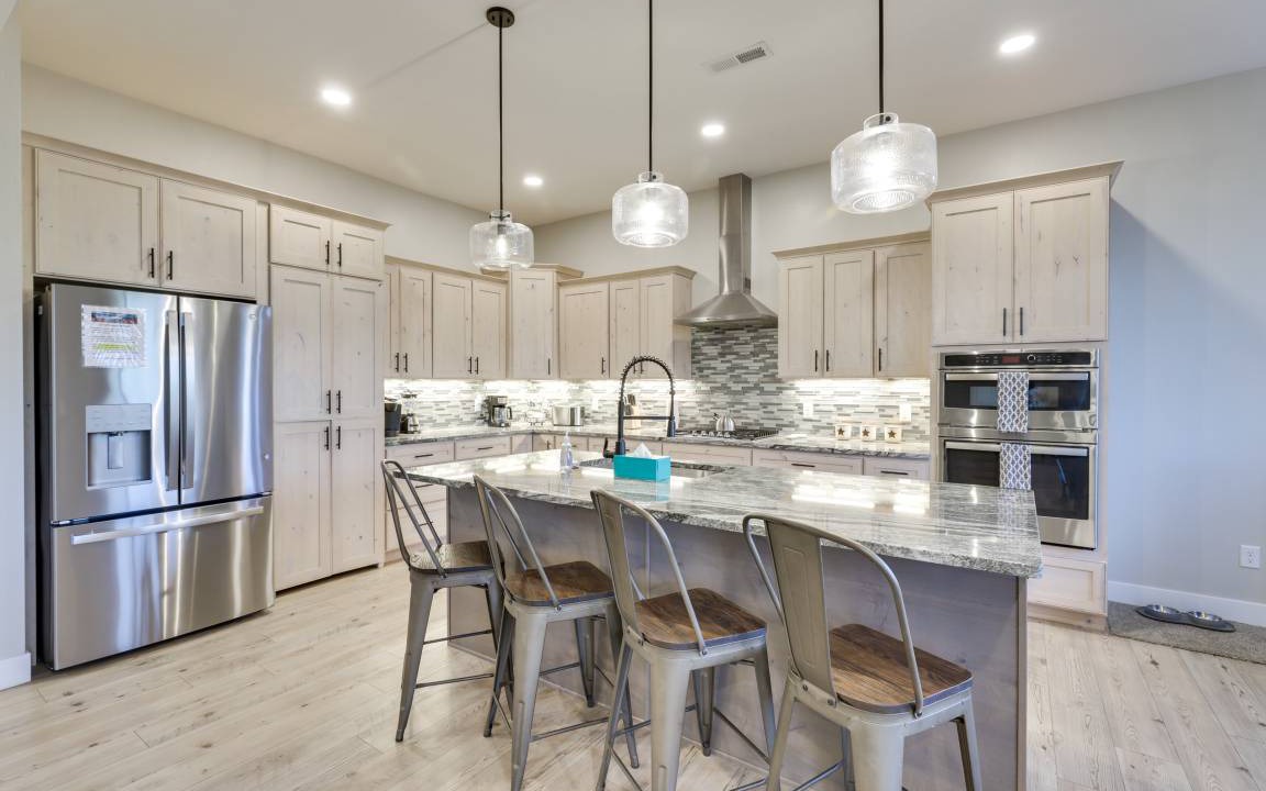 Grand Junction House | 325 m² House ∙ 4 bedrooms ∙ 17 guests