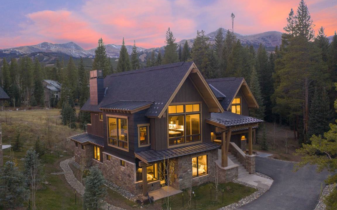 Peak 8 House | 335 m² House ∙ 5 bedrooms ∙ 11 guests