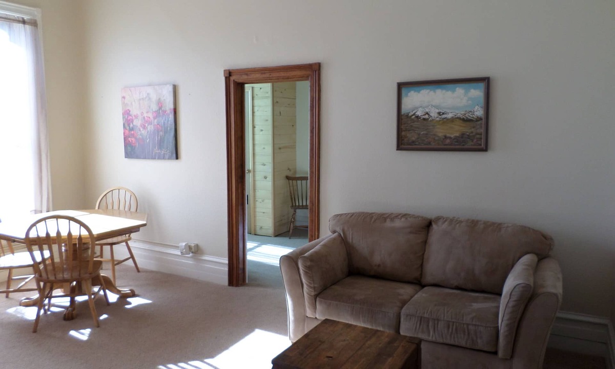 Del Norte Apartment | 34 miles from Wolf Creek Downtown One Bedroom Apartment