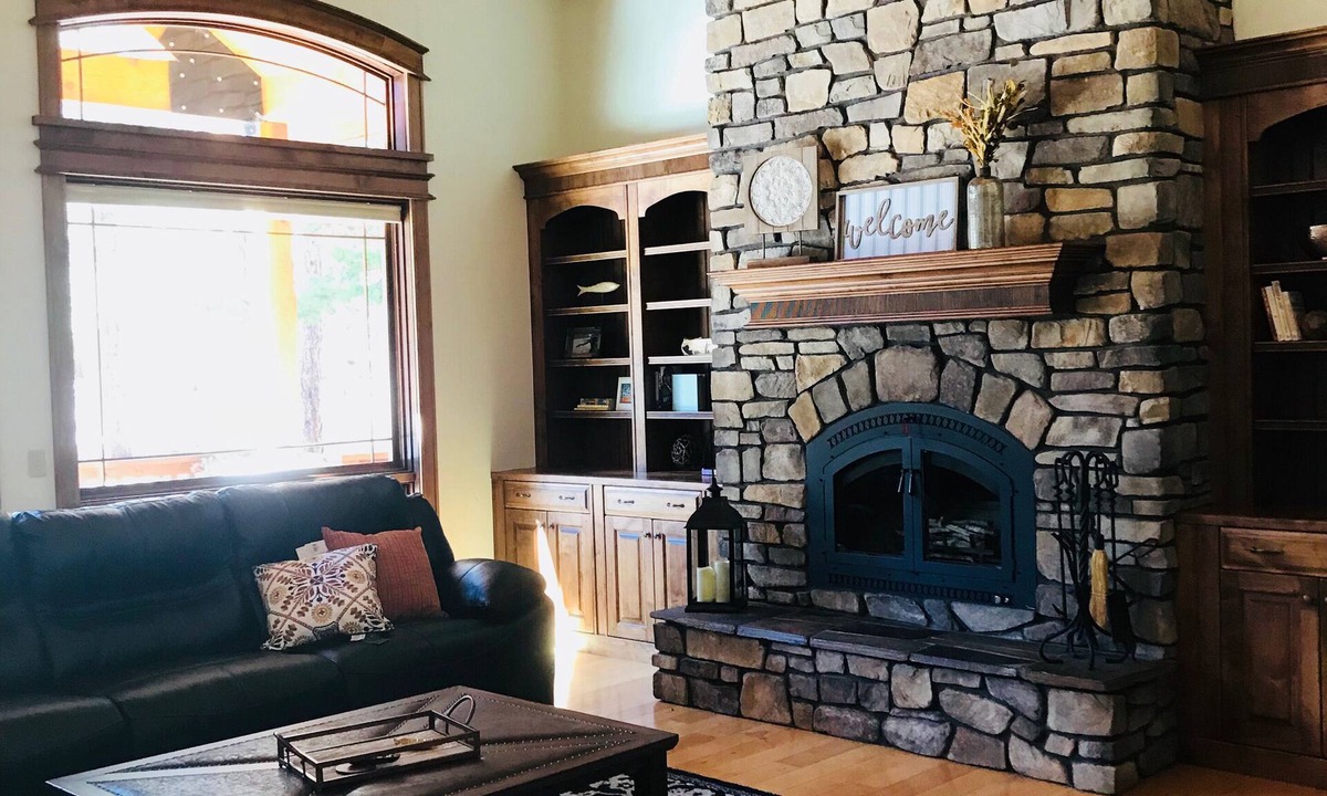 Buena Vista House | 3500 sq feet! VERY SPACIOUS and PERFECT for FAMILIES! Come enjoy the MTNS