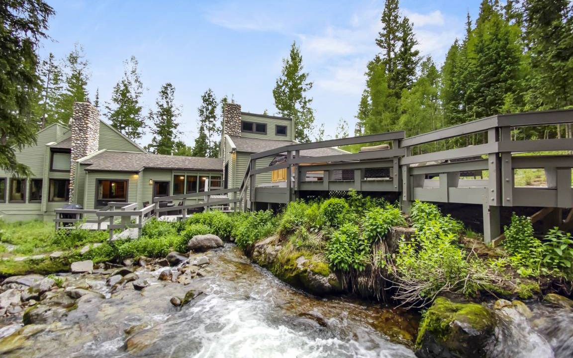 Blue River House | 357 m² House ∙ 6 bedrooms ∙ 14 guests